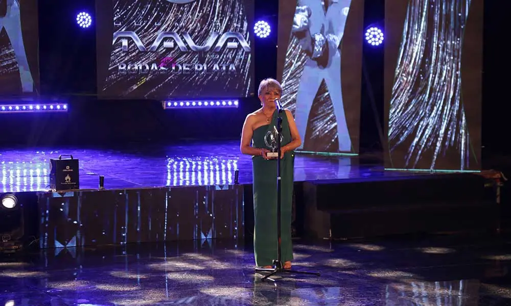 PREMIOS-MAYA-25-A&Ntilde;OS-7