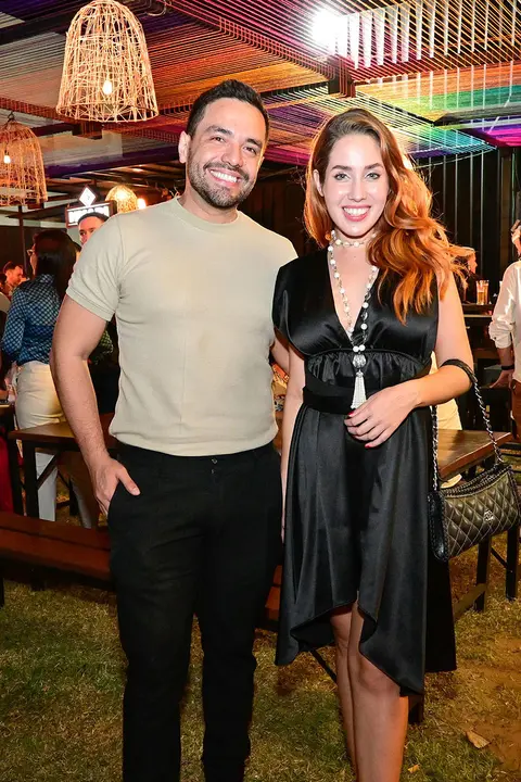 Marvin Saucedo y Adry Vargas