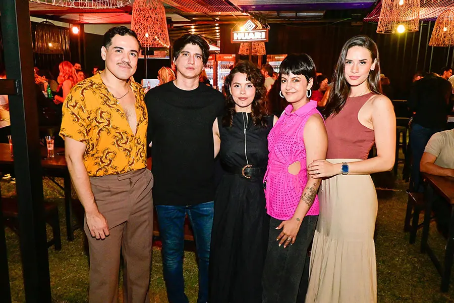 Marco Gutierrez, Diego Fr&iacute;as, Sasha  Vasquez y Nicole Campos