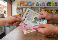 Foto referencial, compra de productos (IA)