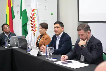 Reuni&oacute;n sostenida entre el Gobierno nacional, la CAO y el BDP en Santa Cruz. Fotos: Ministerio de Desarrollo Productivo, Rural y Agua.