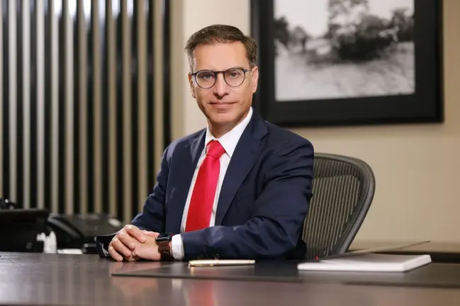Sergio Asb&uacute;n, CEO del Banco Econ&oacute;mico