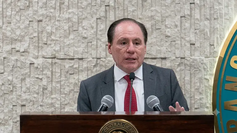 Conferencia de prensa, David Espinoza presidente a.i. del Banco Central de Bolivia (BCB)