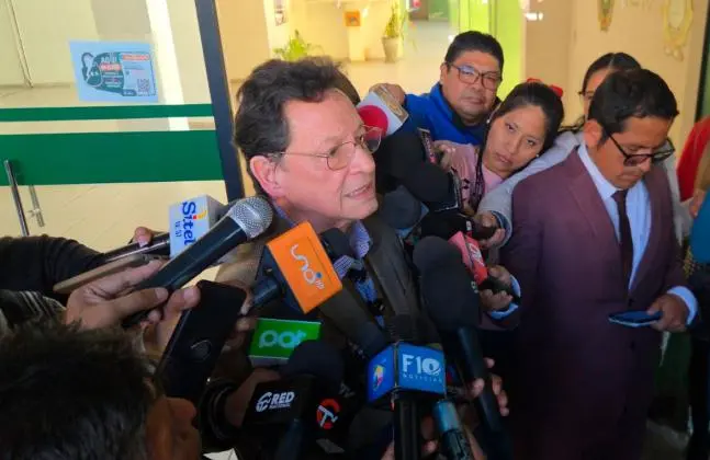 El gerente de la CAB se reuni&oacute; con autoridades policiales. Foto: cortes&iacute;a.