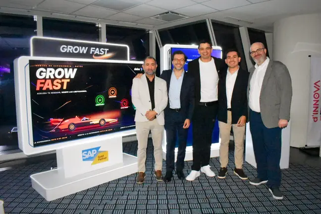 Ivan Alem&aacute;n CFO en DATEC LATAM | Experto en Financiamiento e Inversiones; Juan Manuel Guayana, Director de Alianzas SAP Cloud ERP; Mart&iacute;n Villegas, CEO Datec Corp.; Hugo Lambert, Managing Partner SAP - Datec y Luciano Najenson - SAP (Foto: Economy)