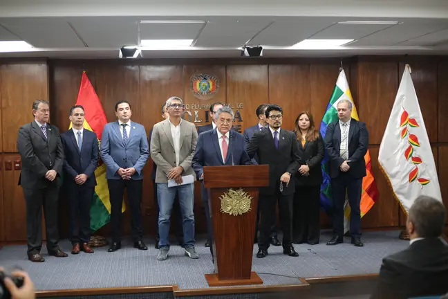Reuni&oacute;n entre autoridades de gobierno y el sector privado