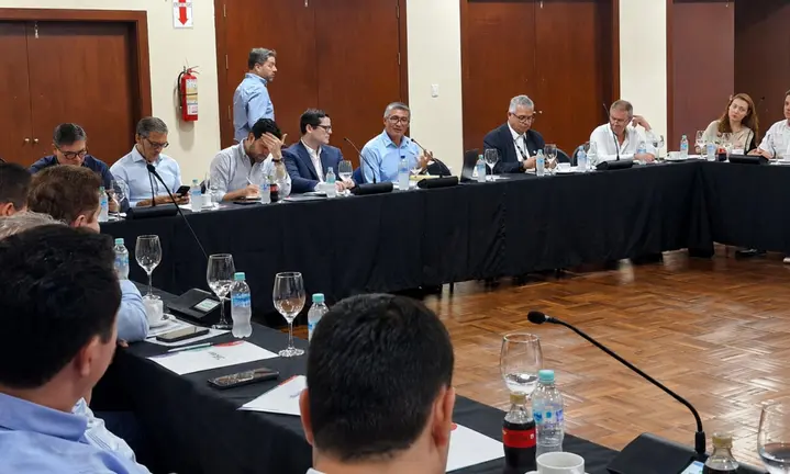 El ministro de Econom&iacute;a present&oacute; los principales alcances de la propuesta normativa, orientada a brindar mayor certidumbre a la inversi&oacute;n y fortalecer el clima de negocios en Bolivia. (Foto: ABI)