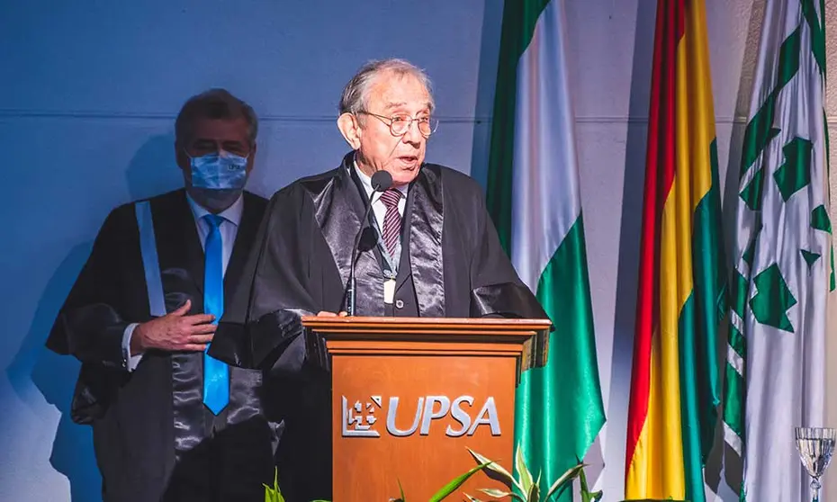 GASTON-MEJIA-DOCTOR-HONORIS-CAUSA-UPSA
