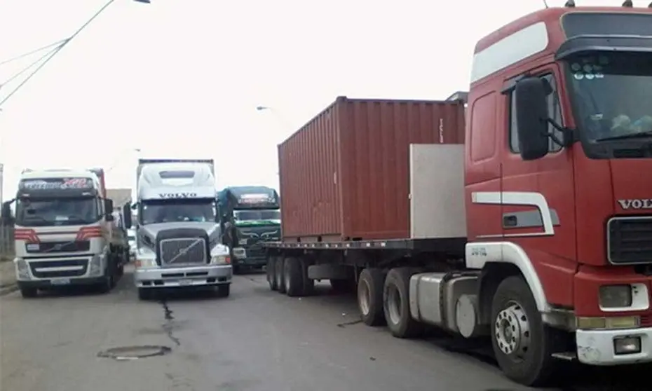 TRANSPORTE-PESADO-FOTO-REFERENCIAL
