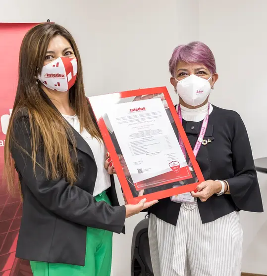 Entrega Certificaci&oacute;n BAGO