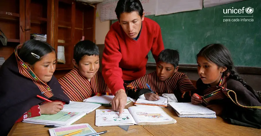 Ni&ntilde;ez benefiaciada - Unicef