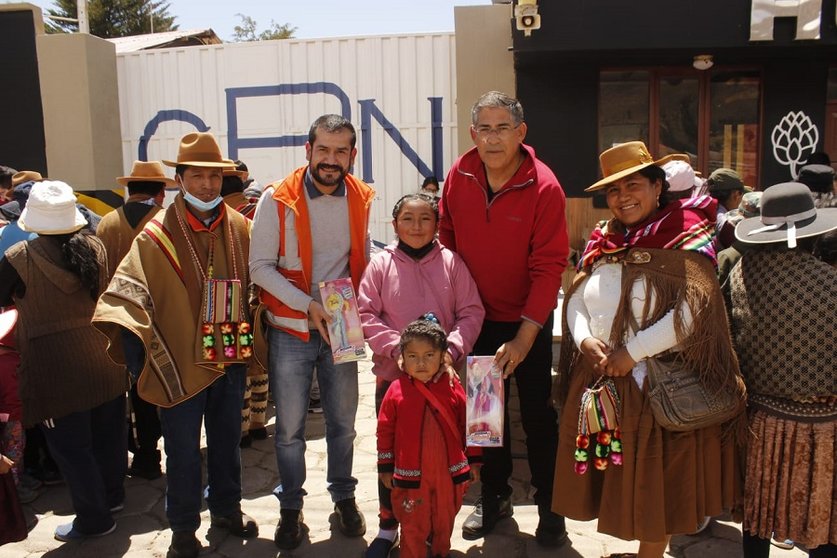 Cervecería Boliviana Nacional donó 600 juguetes a niñas y niños de seis comunidades campesinas vecinas de la planta de Huari