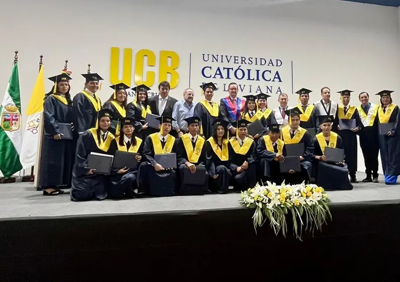 GRADUADOS YES