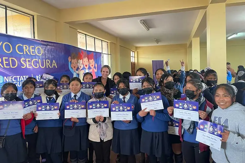 TIGO-MUJERES-01
