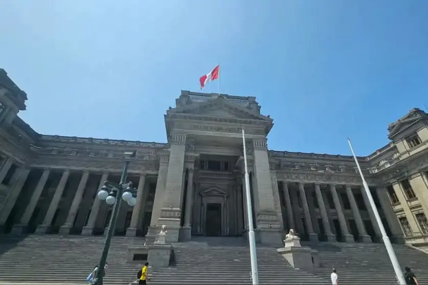 PERU-LA-RAZON-01