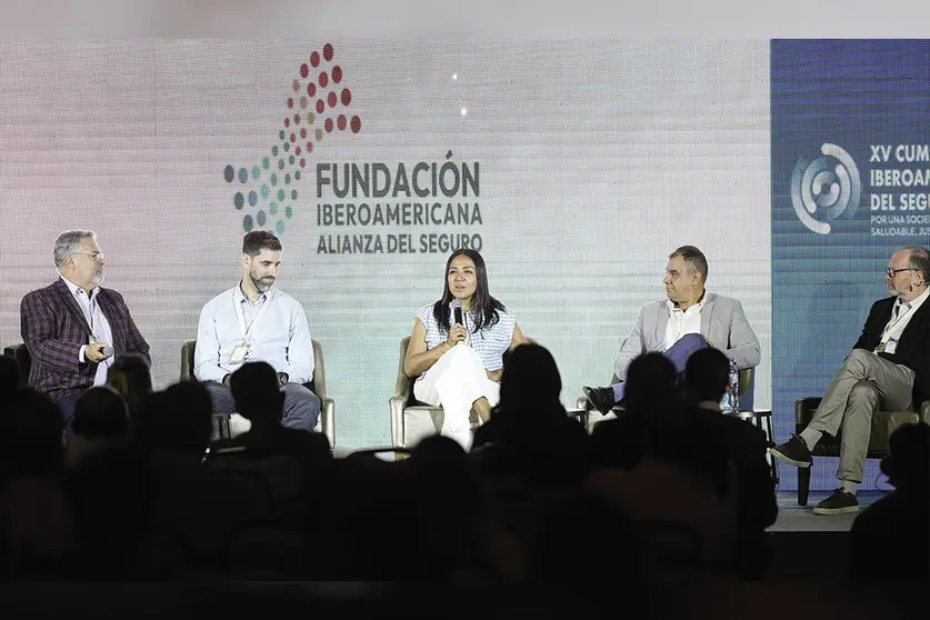 La Cumbre tuvo como objetivo promover el debate estrat&eacute;gico y la innovaci&oacute;n en el sector asegurador en Bolivia