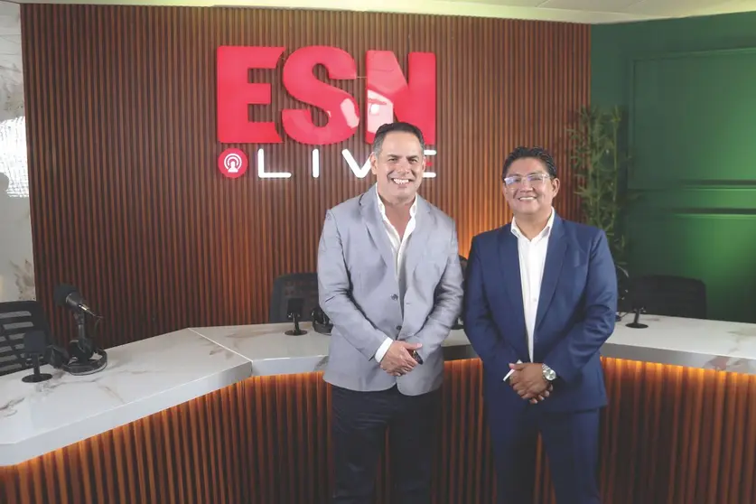 Fernando Ch&aacute;vez y Efra&iacute;n Varela, directores de Economy, en el lanzamiento de ESN