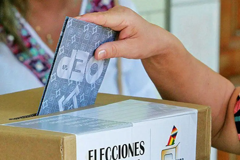 POLITICAMENTE-INCORRECTO-01