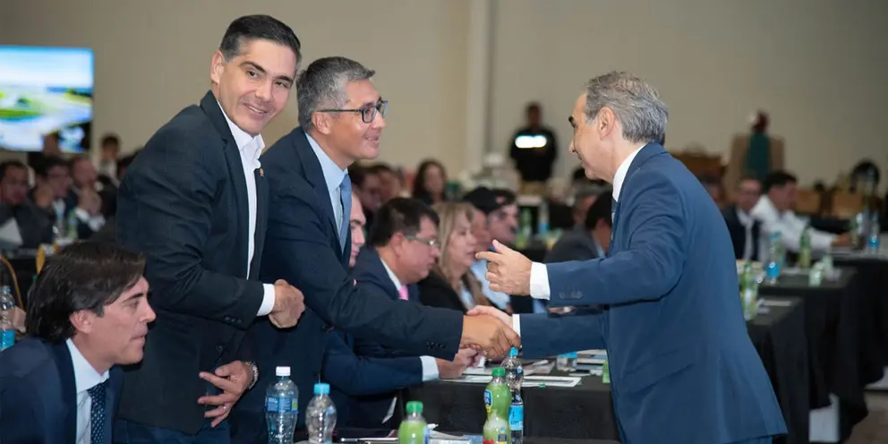 GOBIERNO-EMPRESARIOS-01