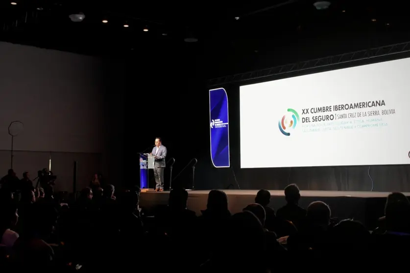 Palabras de inauguraci&oacute;n Sergio Suxo director de la XX Cumbre Iberoamericana de Seguros Bolivia. (Foto: Economy)