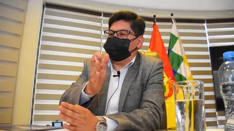 El Ministro de Econom&iacute;a eval&uacute;a la econom&iacute;a de Bolivia. Foto APG