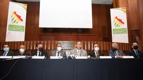 Los l&iacute;deres del sector empresarial al momento de convocar a la Cumbre Econ&oacute;mica