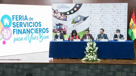 Las autoridades del sistema financiero durante el lanzamiento de la Feria de Servicios Financieros 2022