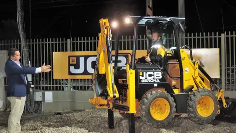 RETROEXCAVADORA-JCB-1