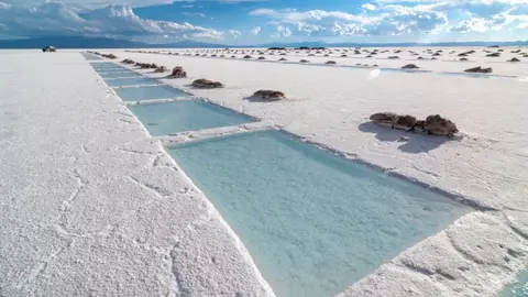 Brine_Pools_Shutterstock_XL_721_420_80_s_c1