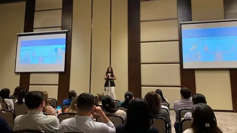 este