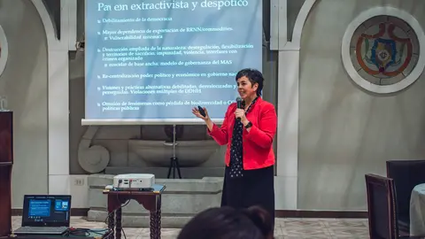 Charla Cecilia Requena - C&iacute;rculo de la Uni&oacute;n 19.10 (6)