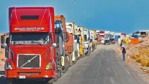 Camiones varados en la zona fronteriza de Desaguadero