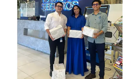 Entrega de donaci&oacute;n a Aldeas SOS