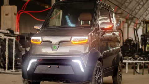 Auto el&eacute;ctrico con sello boliviano