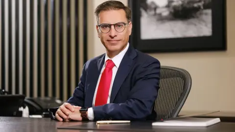 Sergio Asb&uacute;n, CEO del Banco Econ&oacute;mico