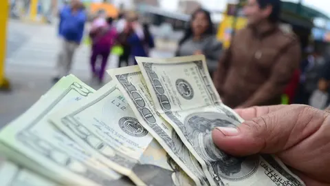 Dolares