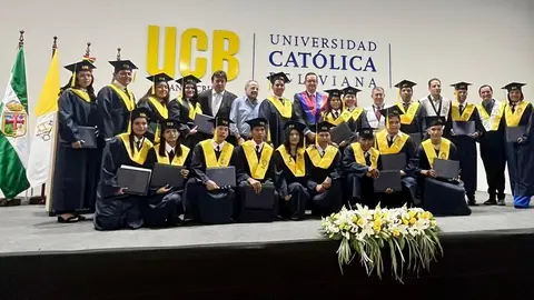 GRADUADOS YES