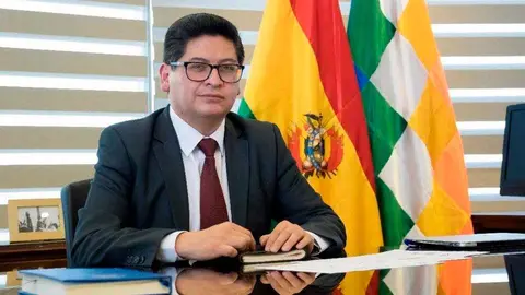 MINISTRO-DE-ECONOMIA-01