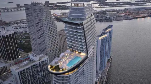 MIAMI-ASTON-MARTIN-01