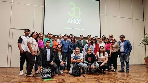 BANCO-GANADERO-01