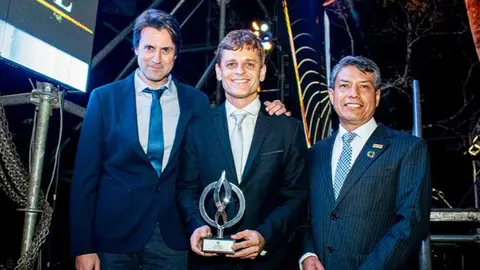 PREMIOS-MAYA
