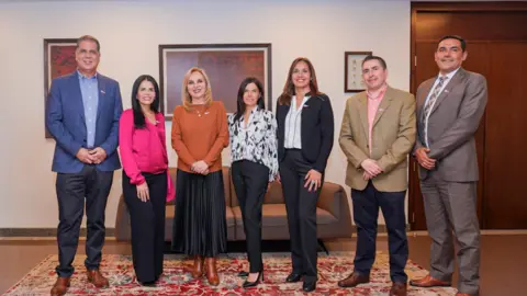 El nuevo Directorio del Banco est&aacute; conformado Ximena Behoteguy, Cecilia Gumucio, Carolina Landaeta, Isabel Pantoja, Andr&eacute;s Urquidi, Andr&eacute;s Quintanilla y &Aacute;lvaro Baz&aacute;n.