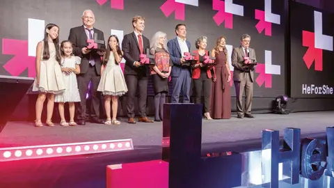 Homejane p&oacute;stumo. El reconocimiento se hizo al trabajo que dej&oacute; Christian Schilling