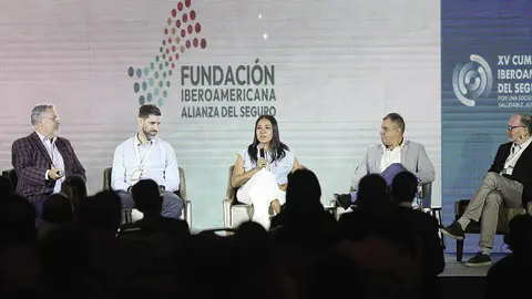La Cumbre tuvo como objetivo promover el debate estrat&eacute;gico y la innovaci&oacute;n en el sector asegurador en Bolivia
