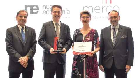 La rectora, Lauren M&uuml;ller de Pacheco, est&aacute; dentro del Top 10 de l&iacute;deres empresariales