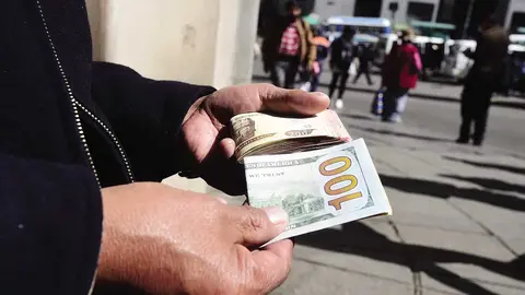 DOLAR-01
