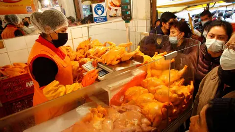 Varios productos para la canasta familiar, como las carnes, sufrieron un alza en el precio a consecuencia de diferentes factores .