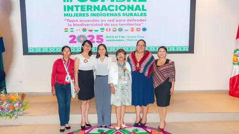 MUJERES-01