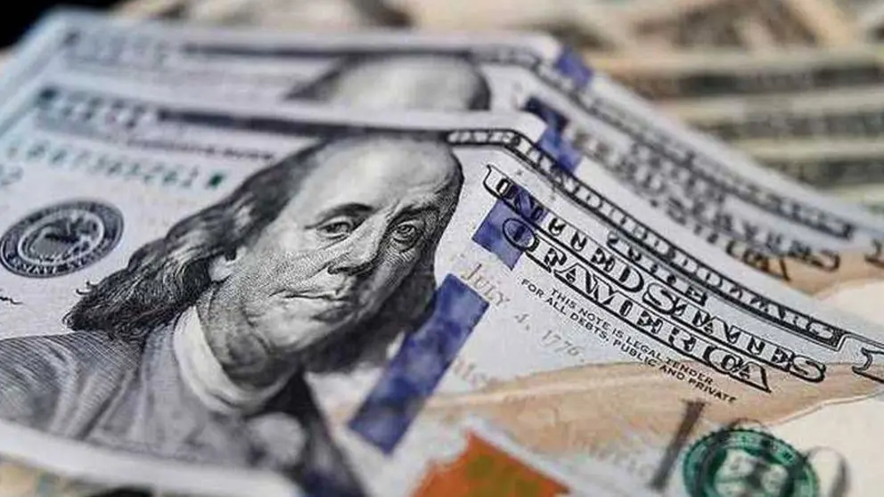 DOLARES