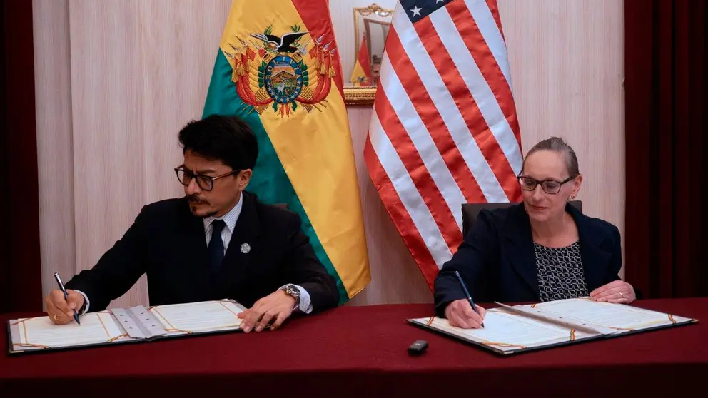 Firma de cooperaci&oacute;n entre Bolivia y EE.UU
